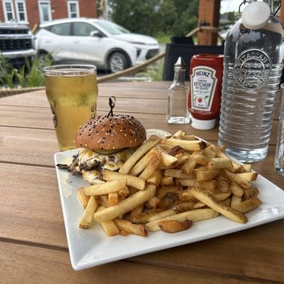Le 2.6 Pub & Restaurant